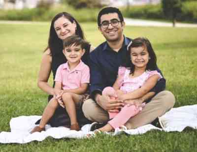 Indian-American announces congressional run from Illinois