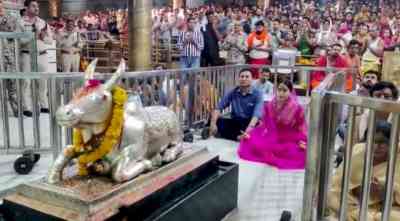 Sara Ali Khan visits Mahakaleshwar temple in Ujjain, prays to Lord Shiva