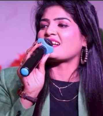 Bhojpuri singer Nisha Upadhyay injured in celebratory firing in Chapra
