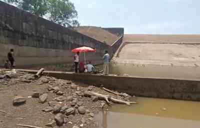 FIR against 3 Chhattisgarh officers for draining water from reservoir to retrieve phone