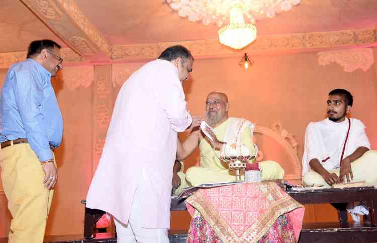 MP Arora praises Jainism & applauds JL Oswal & Family on philanthropic work