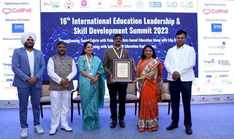 CMR University Honored with ASSOCHAM 'Excellence in Enabling Research Environment (Science)' Award