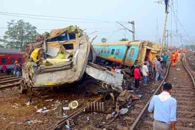 Before accident, Coromandel Express entered loop line, hit stationary goods train