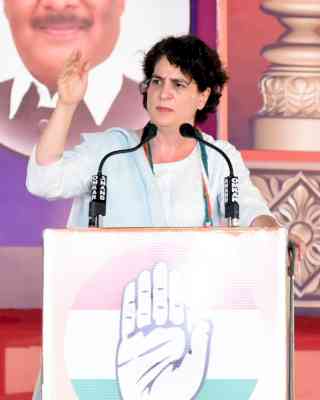 Priyanka demands resignation of Railway Minister Ashwini Vaishnaw