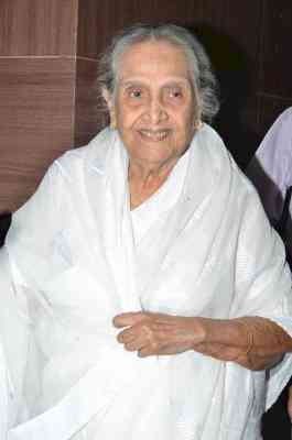 Veteran actress Sulochana Latkar - screen 'Mom' to many stars - passes away