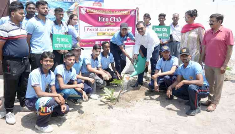 दोआबा कॉलेज में विश्व प्रर्यावरण दिवस  मनाया गया
