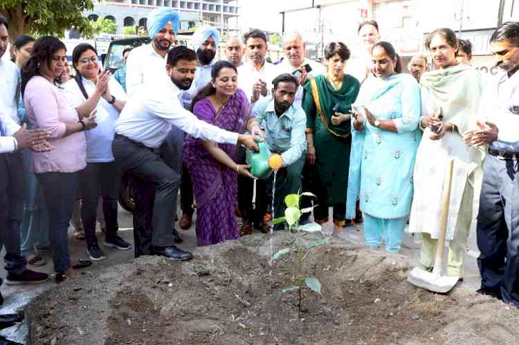 World Environment Day: Max Hospital, Mohali carries out cleanliness drive