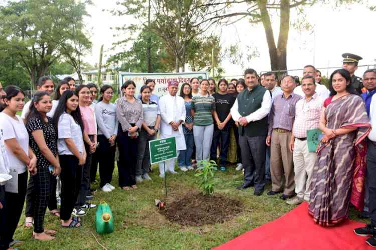 Governor planted Rudraksh at Agricultural University Palampur