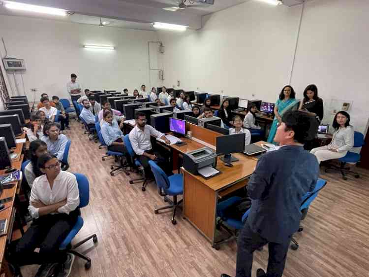 Adopting Carbon Net-Zero and Social Contribution through Paperless Publishing: Arasoft's Initiative in New Delhi