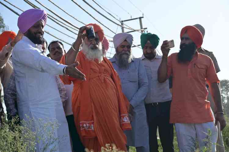 Vidhan Sabha committee finds discrepancies in working of CETPs established for treating dyeing industry waste, collect samples