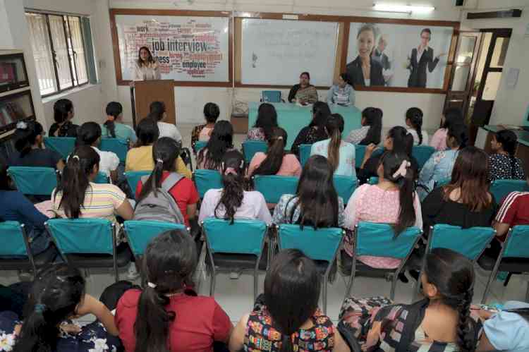 Department of Cosmetology of PCM SD College for Women holds International Seminar