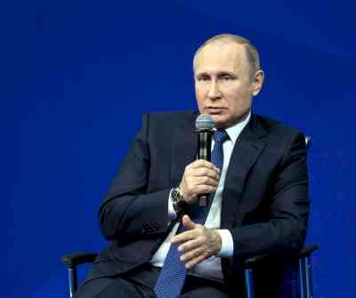 Ukrainian counteroffensive underway, being faced steadily, says Putin