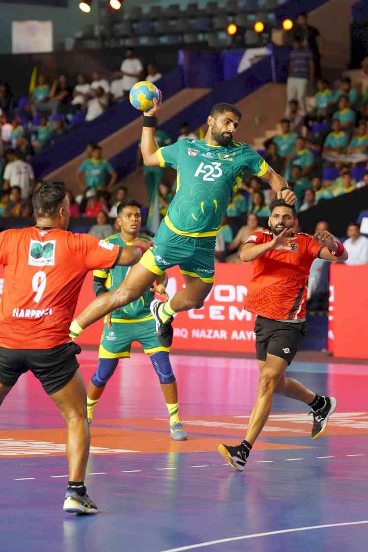 Delhi Panzers defeats the Telugu Talons in an entertaining clash in the Premier Handball League