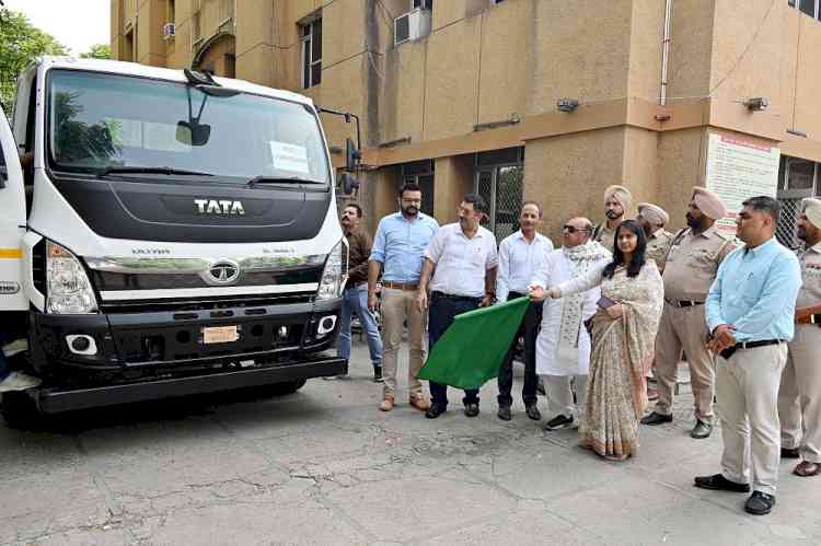 MLA Gogi, MC Chief flags off two additional hook loaders to expedite lifting of garbage from compactor sites  