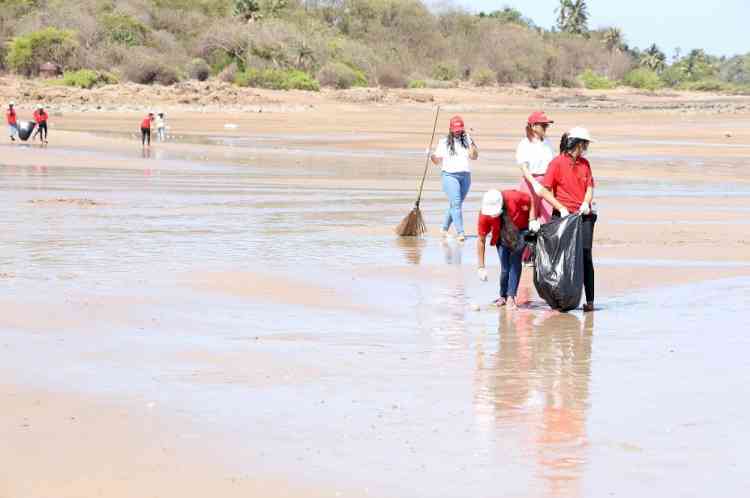 Canon India pledges long-term efforts in tackling coastal pollution, conducts a beach cleanliness drive in Mumbai