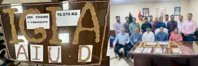 Two Uzbek nationals arrested at Delhi airport for smuggling 16.5 kg gold