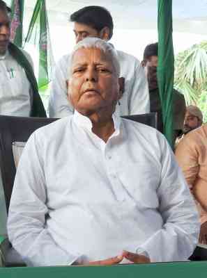 'Vendetta politics': Lalu Prasad expresses solidarity with TN minister Balaji