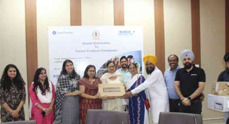 Women Empowerment- DC distributes laptops, and tabs to women farmer producer companies 