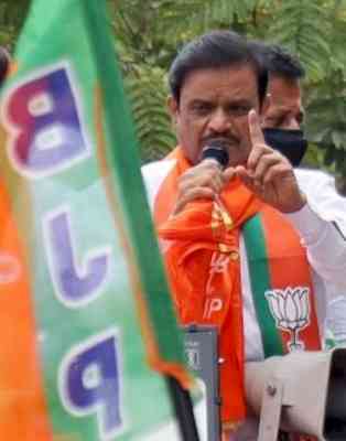 AAP demands K'taka BJP MLA Muniratna's immediate arrest