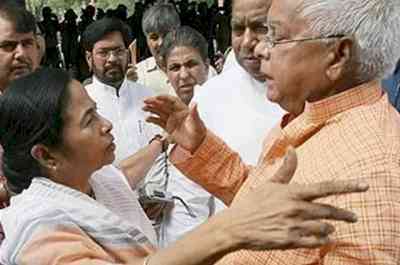 Oppn meeting: Mamata to reach Patna a day in advance to meet Lalu Yadav