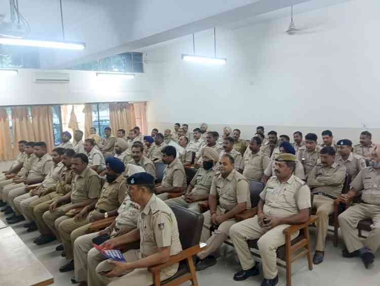 Interaction session between Police Officials and P.U Security Staff held