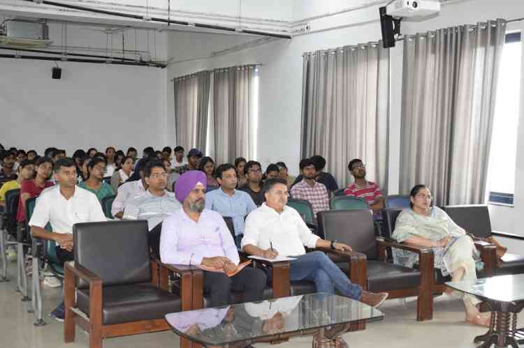 CUPB Dept. of Biochemistry conducted invited lectures by eminent scientists