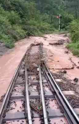 Traffic on Kalka-Shimla track hit owing to mudslide