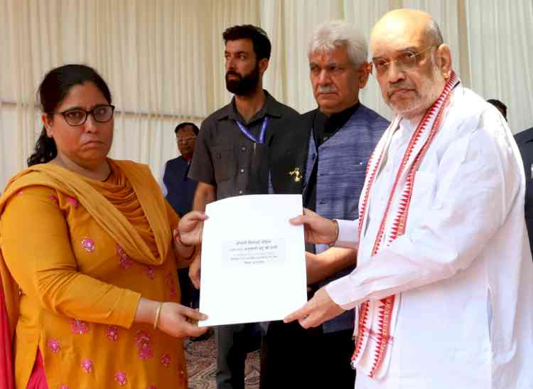 Shah Meets Kin Of Slain J&K Police Personnel, Distributes Appointment Letters