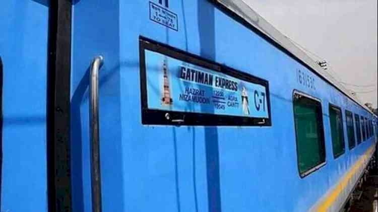 Passengers served non-veg food on Gatimaan Express, IRCTC suspends employee