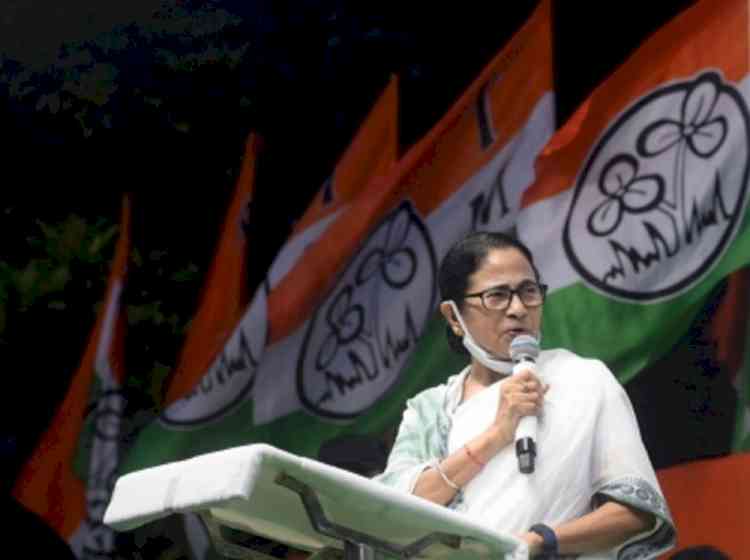 Mamata 'cautions' BSF of FIRs in case of firing at the border