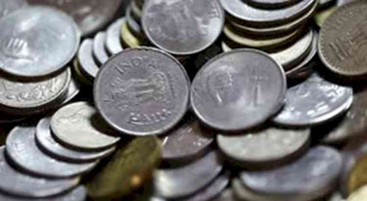 Woman refuses to accept Rs 55K in coins as alimony