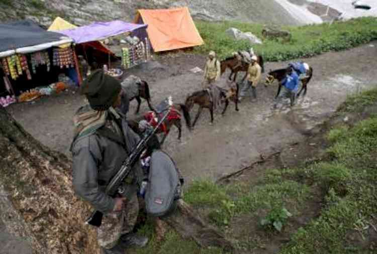 ADGP Kashmir visits Amarnath shrine, reviews security arrangements