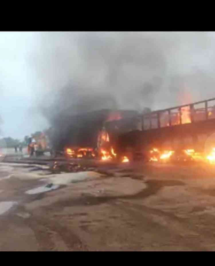 5 people, 12 cattle charred to death as three trucks collide on Jaipur-Ajmer Highway