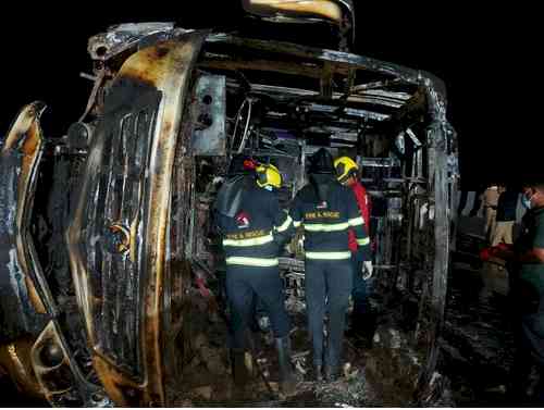 25 charred to death as bus catches fire on Nagpur-Mumbai Super-Expressway