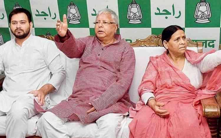 Land-for-job-scam: CBI files charge sheet against Lalu, Rabri, Tejashwi