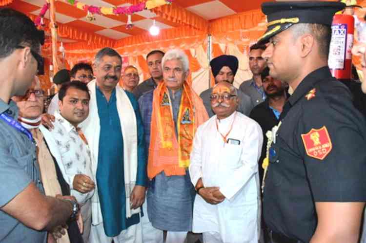 Amarnath Yatra: J&K LG visits base camps at Nunwan, Chandanwari