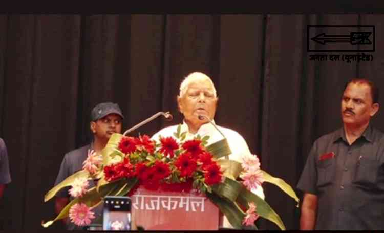 PM Modi tried to shake Pawar, but he stood firm, says Lalu Yadav