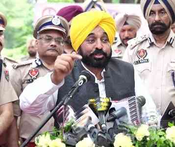 Capt Amarinder allotted prime land to gangster Ansari’s sons: Punjab CM