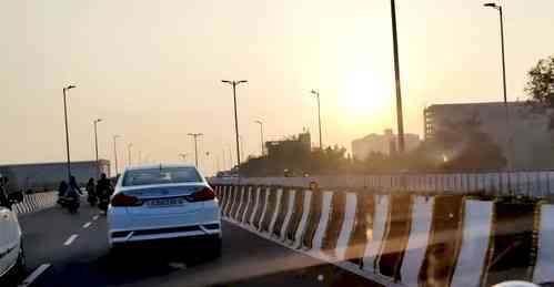 Concrete pieces fall from Atal Bridge over passing car in Vadodara