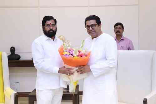 Stop recovery of Nashik farmers’ loans, Raj Thackeray urges CM