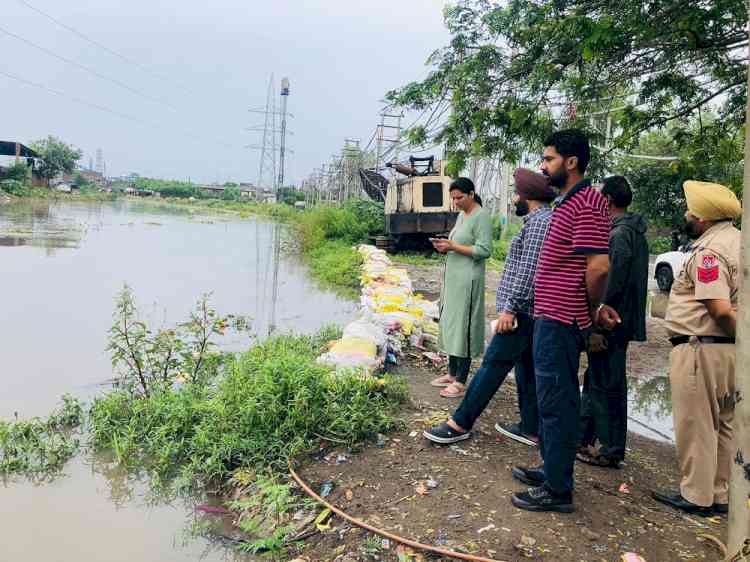 MP Arora lauds Distt Administration for its efforts to minimise inconvenience to citizens