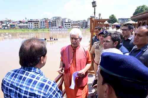 J&K LG reviews preparedness for flood management