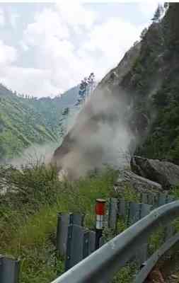 30 students rescued from high mountains in Himachal