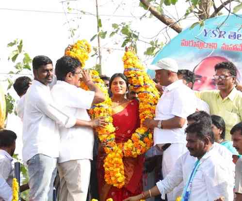 Sharmila dares BJP to take action against KCR for corruption
