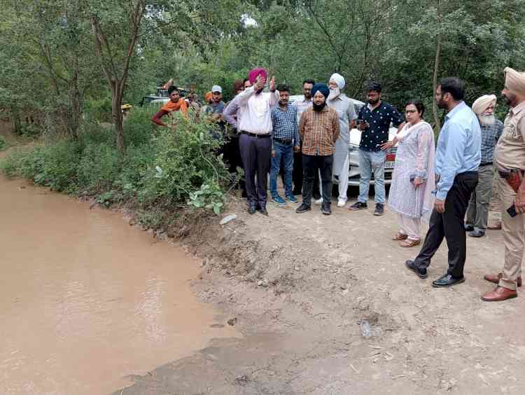 DC Ludhiana takes stock of flood situation 