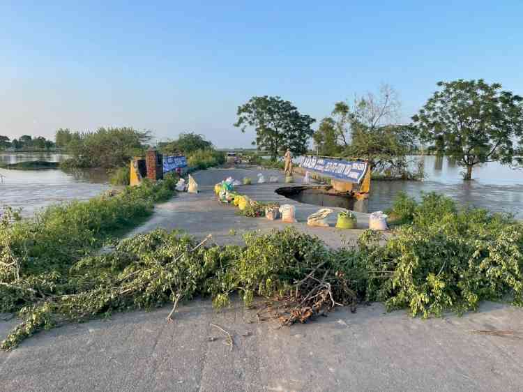 Due to rising water level in Budha Nullah, pully near Gaddowal village gets damaged; temporarily closed for motorists