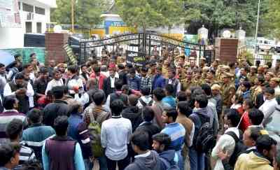 Tension in Allahabad University after student dies while drinking water