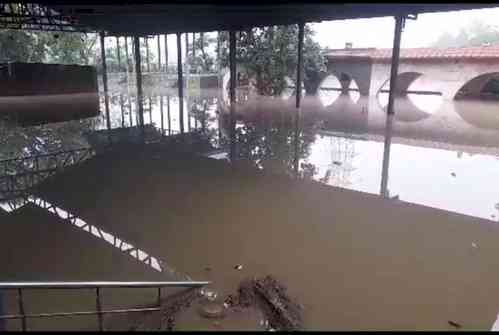 With Yamuna flowing at 208.46 m, Kejriwal appeals Delhiites to support each other