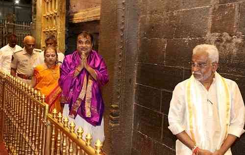 Prayed for India to emerge as powerful nation: Gadkari