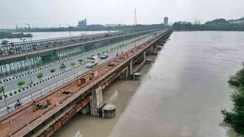 Water level in Yamuna river constant for 2 hours on late Thursday